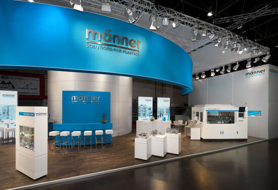 Messestand maenner mueller messebau fakuma2014 3