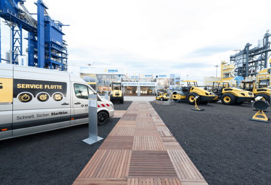 Messestand bomag fayat mueller messebau bauma muenchen 67