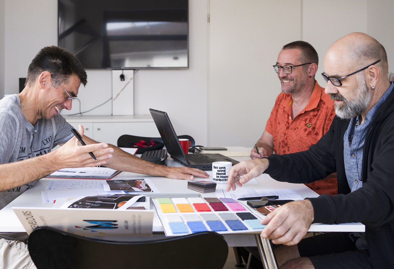 We design and build unique trade show booths tailored to your technical, design, and budget requirements.