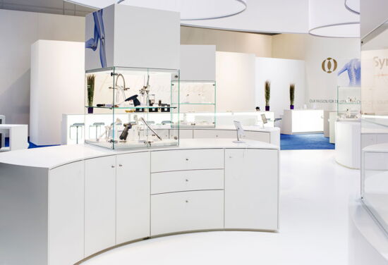 Messestand depuy synthes mueller messebau dkou2014 04